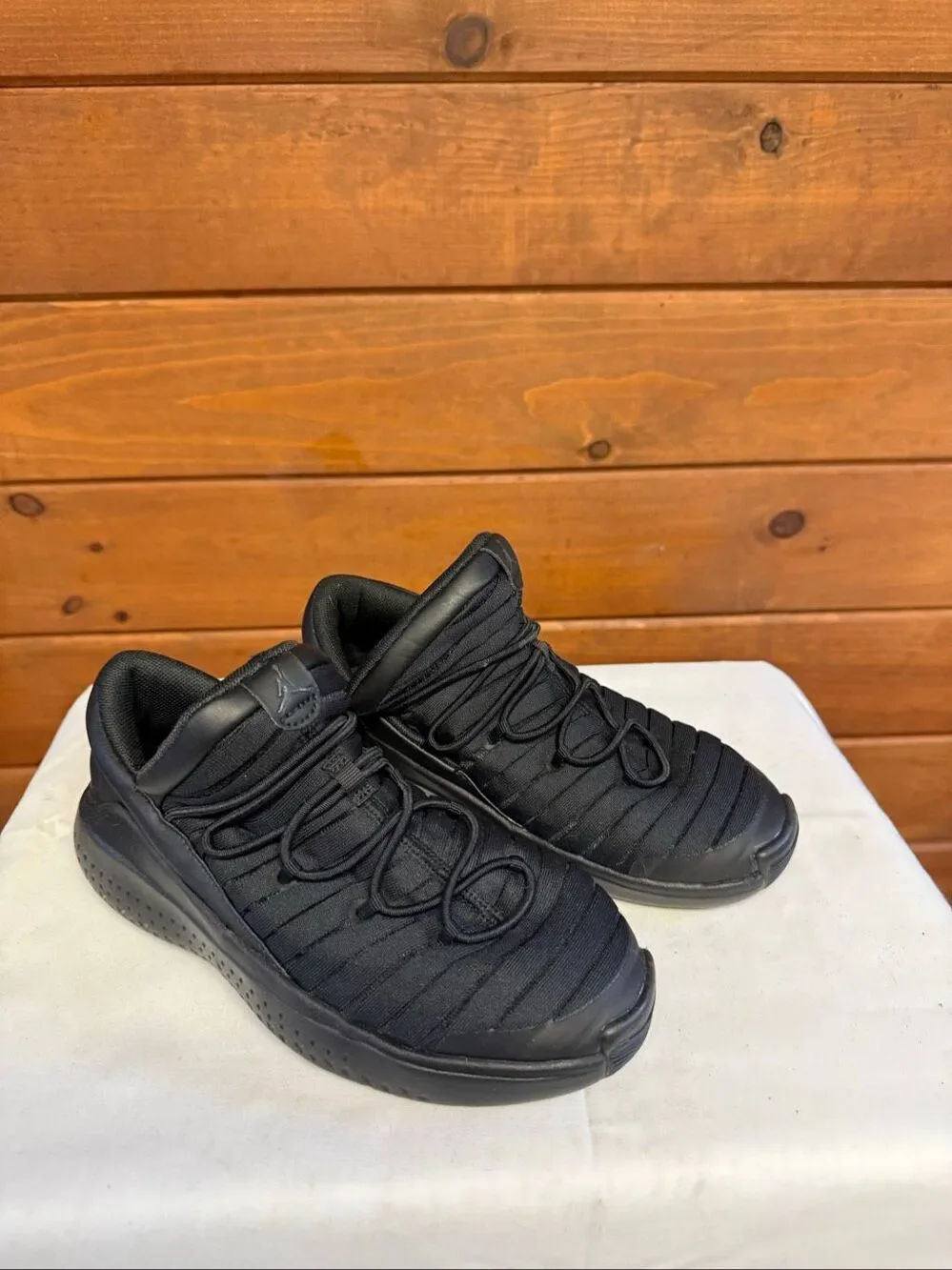 Nike Air Jordan Flight Luxe sneakers Sz 2 Youth Black 919719-011
